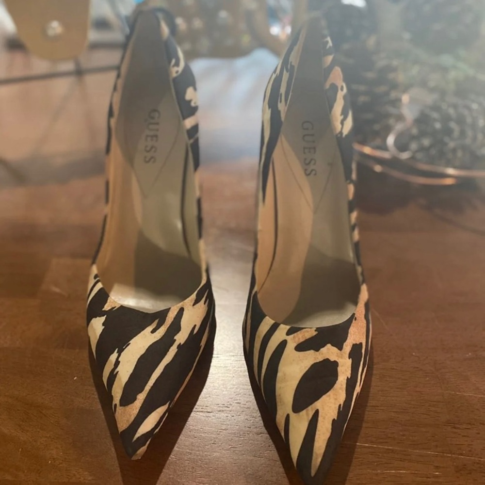 Guess Heels - Picture 2 of 5